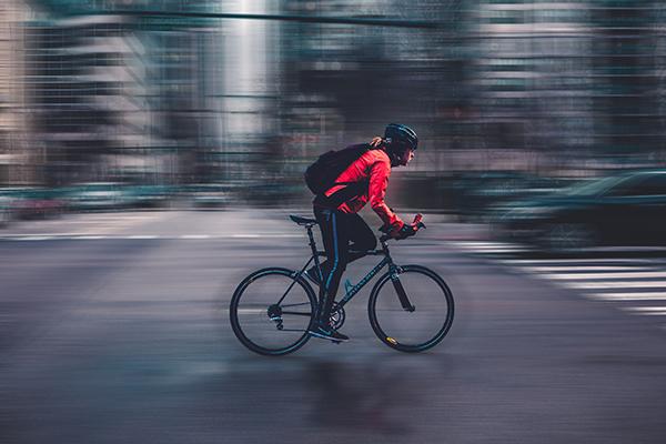 ¿Cómo hacer frente al viento conduciendo?